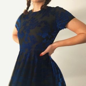 BLACK BABYDOLL/SKATER DRESS W CRUSHED VELVET ROSES